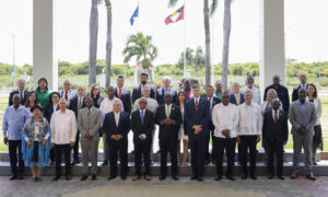 Representantes de los países miembros de la Organización de los Estados Americanos posan durante la 55ª Asamblea General de la OEA este 26 de junio de 2025, en Saint John’s (Antigua y Barbuda). EFE/ Bienvenido Velasco