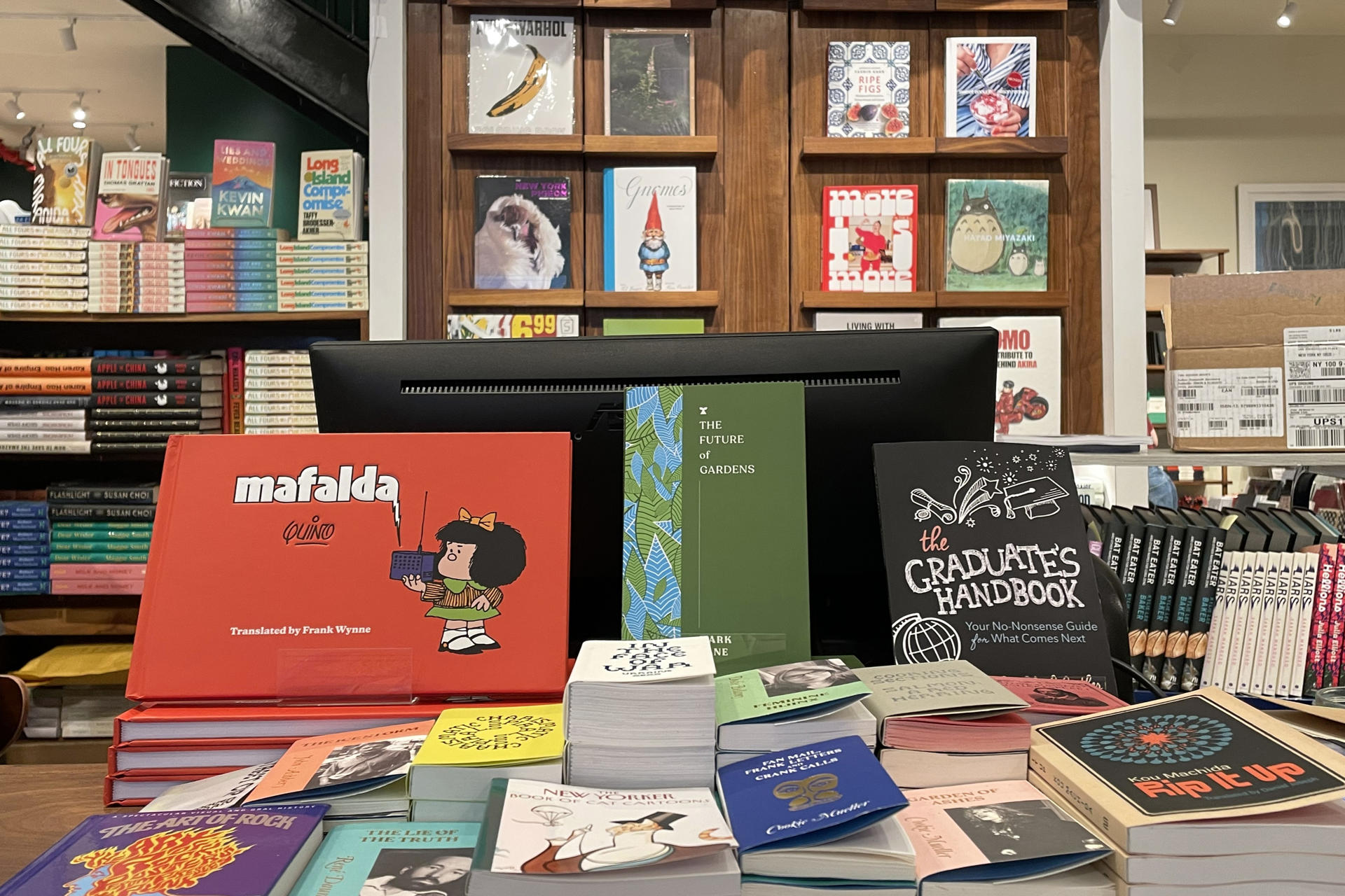 Fotografía de un tomo del cómic Mafalda en inglés, traducido por Frank Wynne, este martes, en una librería de Nueva York (Estados Unidos). EFE/Alicia Sánchez