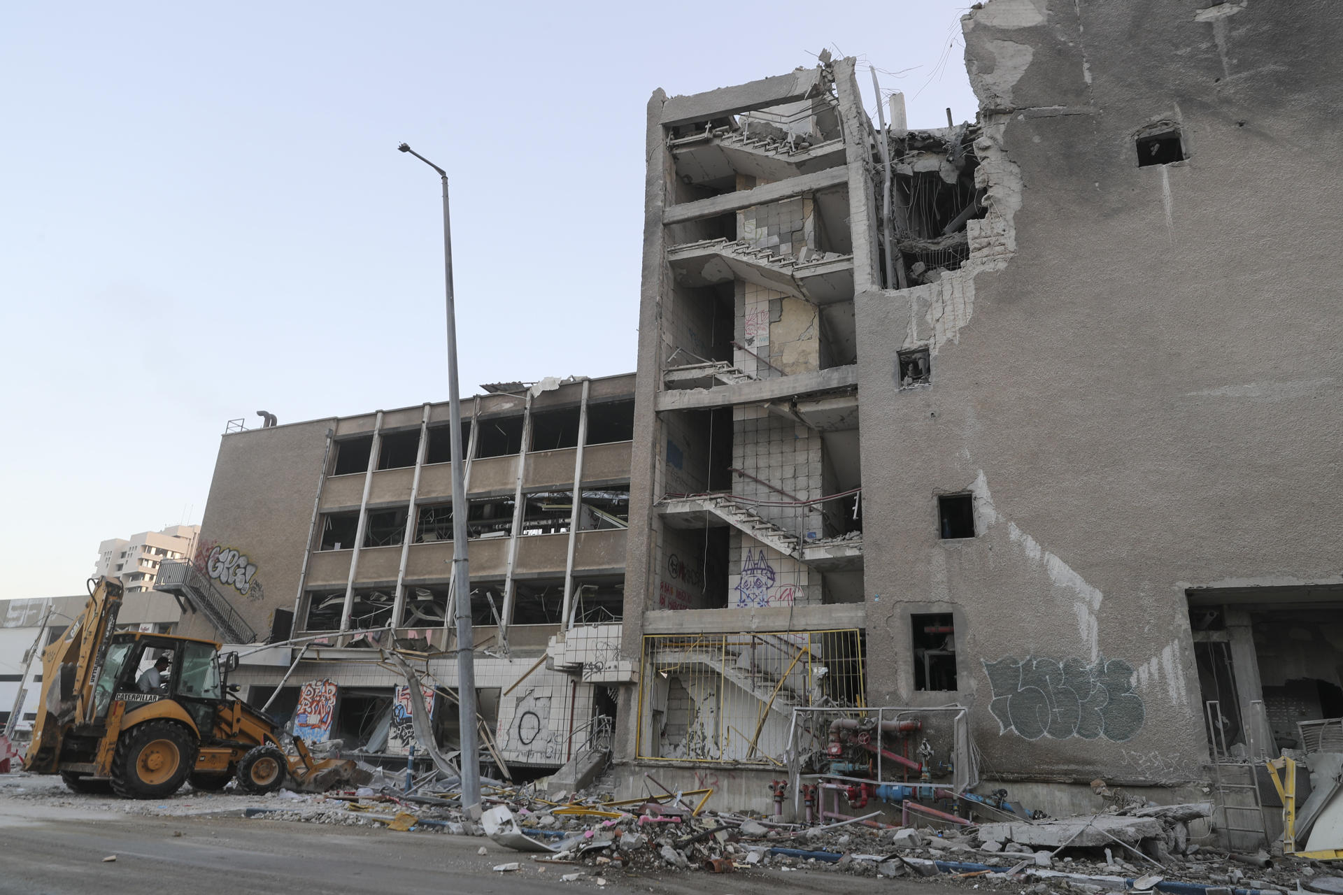 Vista de los destrozos causados por un ataque iraní en Haifa (Israel). EFE/María Traspaderne
