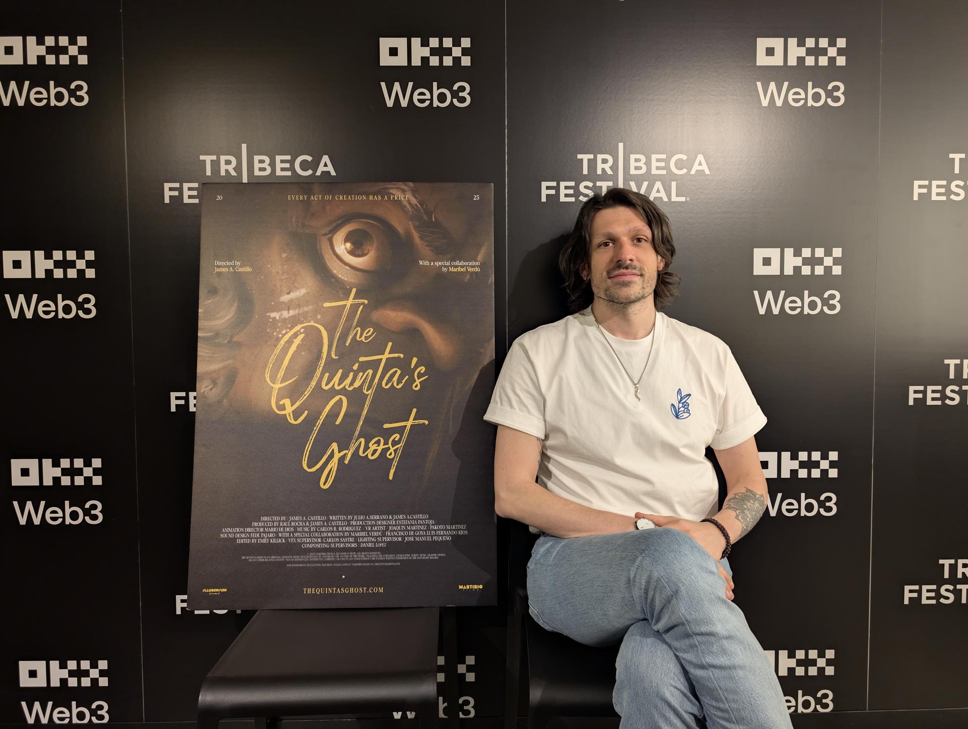 El director del corto animado 'El Fantasma de la Quinta', James A. Castillo, posa durante una entrevista con EFE este martes, en Nueva York (Estados Unidos). EFE/ Sarah Yáñez-Richards
