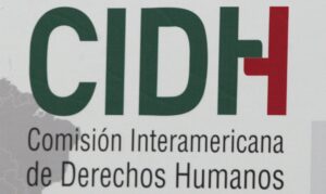 Fotografía de archivo de un logo de la Comisión Interamericana de Derechos Humanos (CIDH), que el pasado 6 de junio manifestó su preocupación por las detenciones recientes contra personas defensoras de derechos humanos en El Salvador. EFE/Alex Cruz