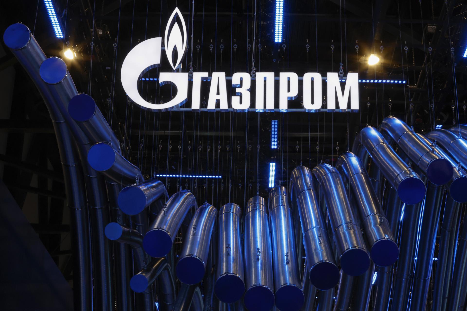 Imagen de este viernes del logo de Gazprom en el foro económico internacional de San Petersburgo.EFE/EPA/ANATOLY MALTSEV
