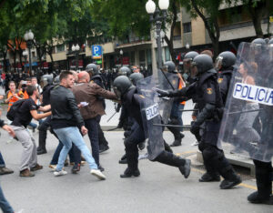 Imagen del 01/10/2017.- Agentes de la policía nacional en una manifestación. EFE/Jaume Sellart