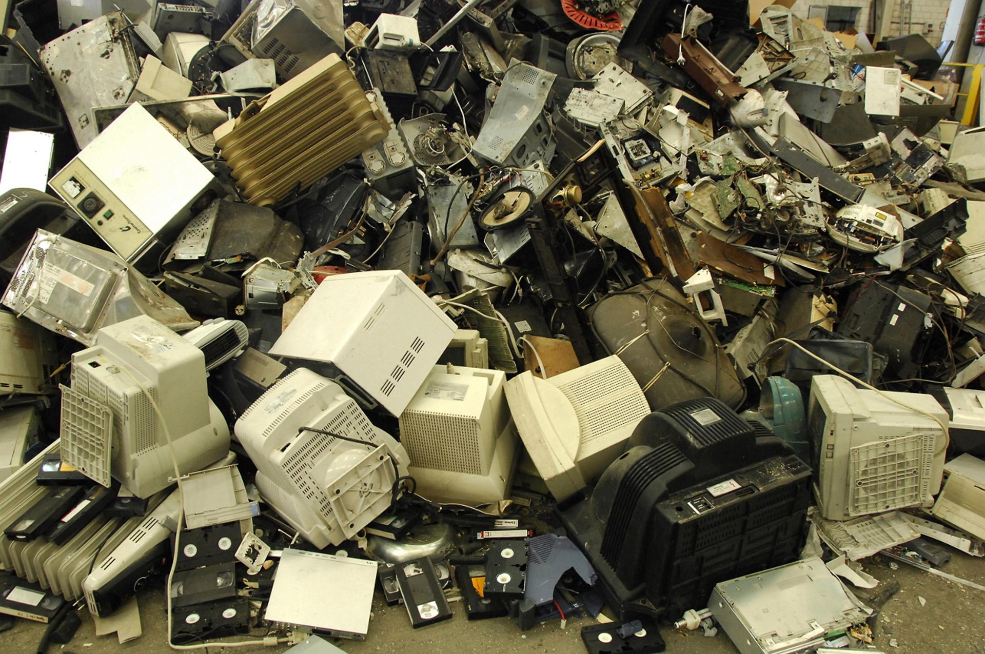 Imagen cedida por Recyclia de una planta de tratamiento de residuos electrónicos.