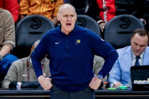 Fotografía de archivo del entrenador de los Indiana Pacers, Rick Carlisle, en acción durante un partido de la NBA. EFE/ERIK S. LESSER SHUTTERSTOCK OUT