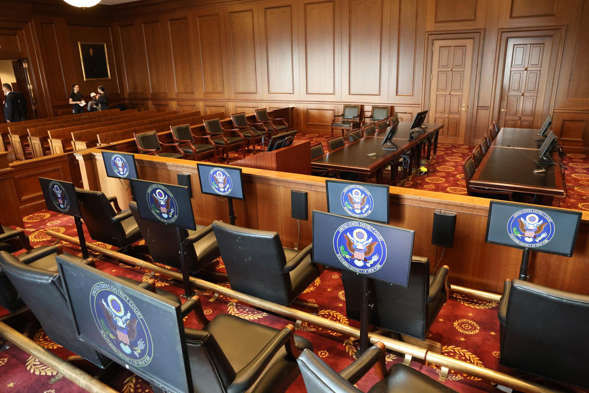 La tribuna del jurado dentro de una sala del tribunal federal similar a la sala donde se lleva a cabo el juicio de Sean (P. Diddy) Combs en el Tribunal del Distrito Federal en Manhattan, Nueva York, EE.UU., el 6 de junio de 2025. EFE/EPA/Jefferson Siegel / POOL
