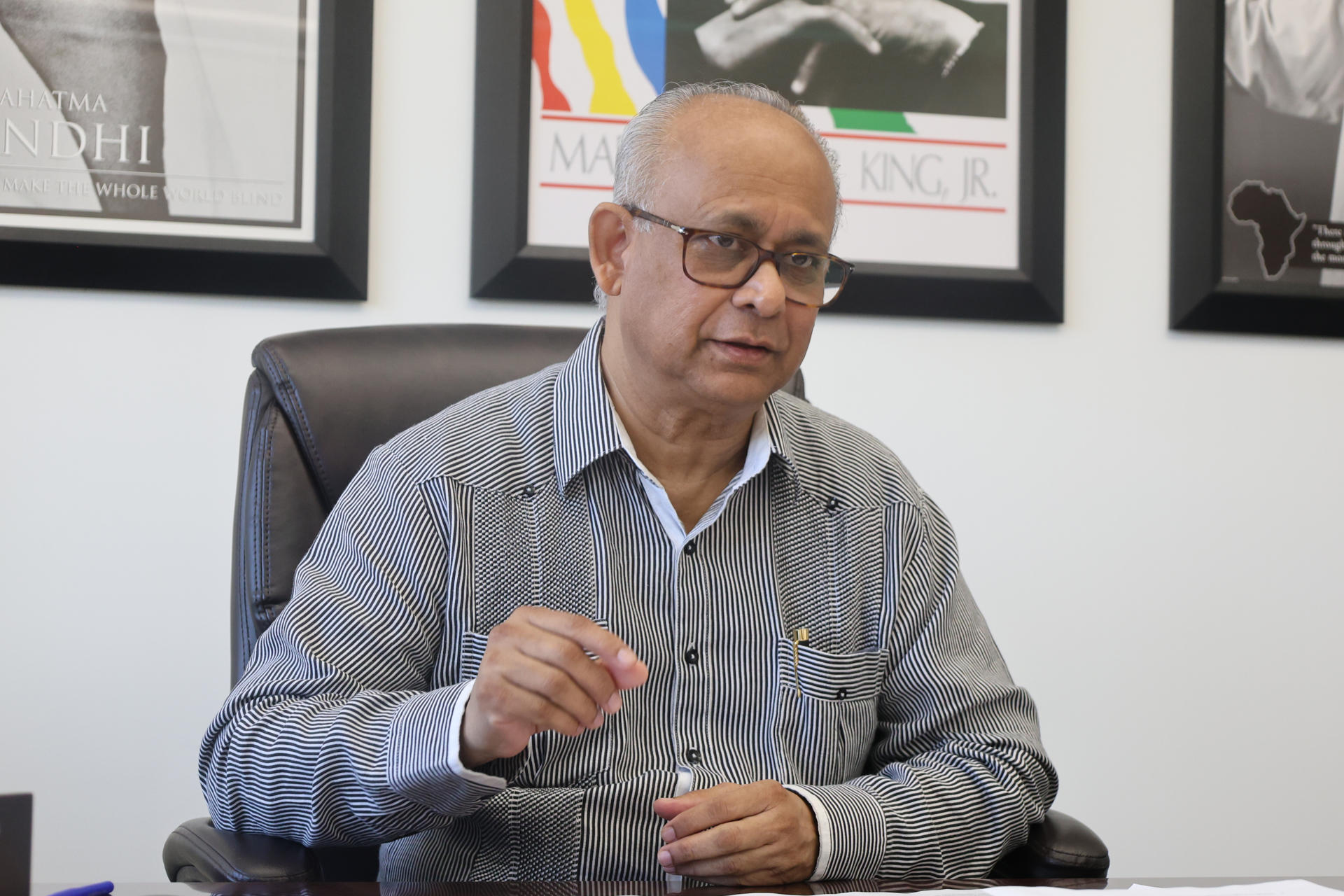 Fotografía del 20 de junio de 2025 del secretario general de la OEA, Albert Ramdin, hablando en entrevista con EFE en Washington (Estados Unidos). EFE/ Octavio Guzmán
