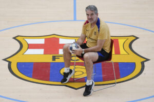 El entrenador del Barça, Carlos Ortega (Málaga, 1971), reivindica en una entrevista con EFE el mérito del equipo azulgrana de alcanzar por séptima temporada consecutiva la Final a Cuatro de la Liga de Campeones. EFE/Enric Fontcuberta