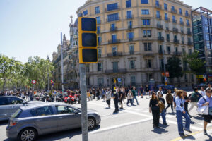 Semáforos sin funcionar durante el apagón en Barcelona del 28 de abril. EFE/ Quique García