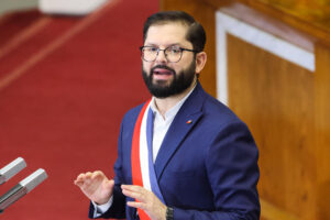El presidente de Chile, Gabriel Boric, habla en el salón de honor del Congreso Nacional ofreciendo el balance de su mandato, el 1 de junio de 2025, en Valparaíso (Chile). EFE/ Cristóbal Basaure