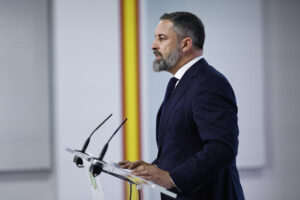 El líder de Vox, Santiago Abascal, durante la rueda de prensa ofrecida tras la reunión del Comité de Acción Política, este lunes en Madrid. EFE/ Rodrigo Jiménez