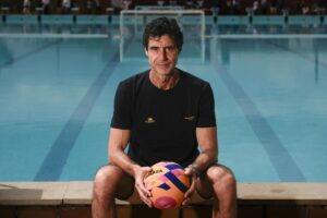 El seleccionador español del equipo femenino de waterpolo, Miki Oca, en foto de archivo de Enric Fontcuberta