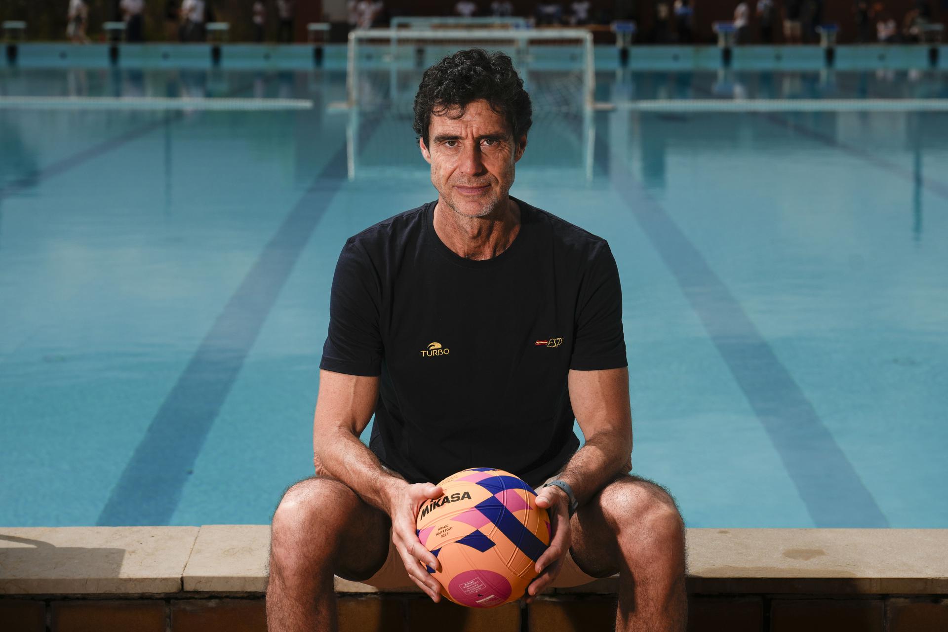 El seleccionador español del equipo femenino de waterpolo, Miki Oca, en foto de archivo de Enric Fontcuberta