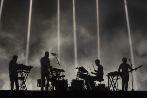 El grupo Caribou durante su concierto de este miércoles en Barcelona dentro de la primera jornada de pago del festival Primavera Sound. EFE/ Marta Pérez