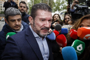 El exsecretario autonómico de Emergencias, Emilio Argüeso, en una imagen de archivo a su llegada a los juzgados de València. EFE/Biel Aliño