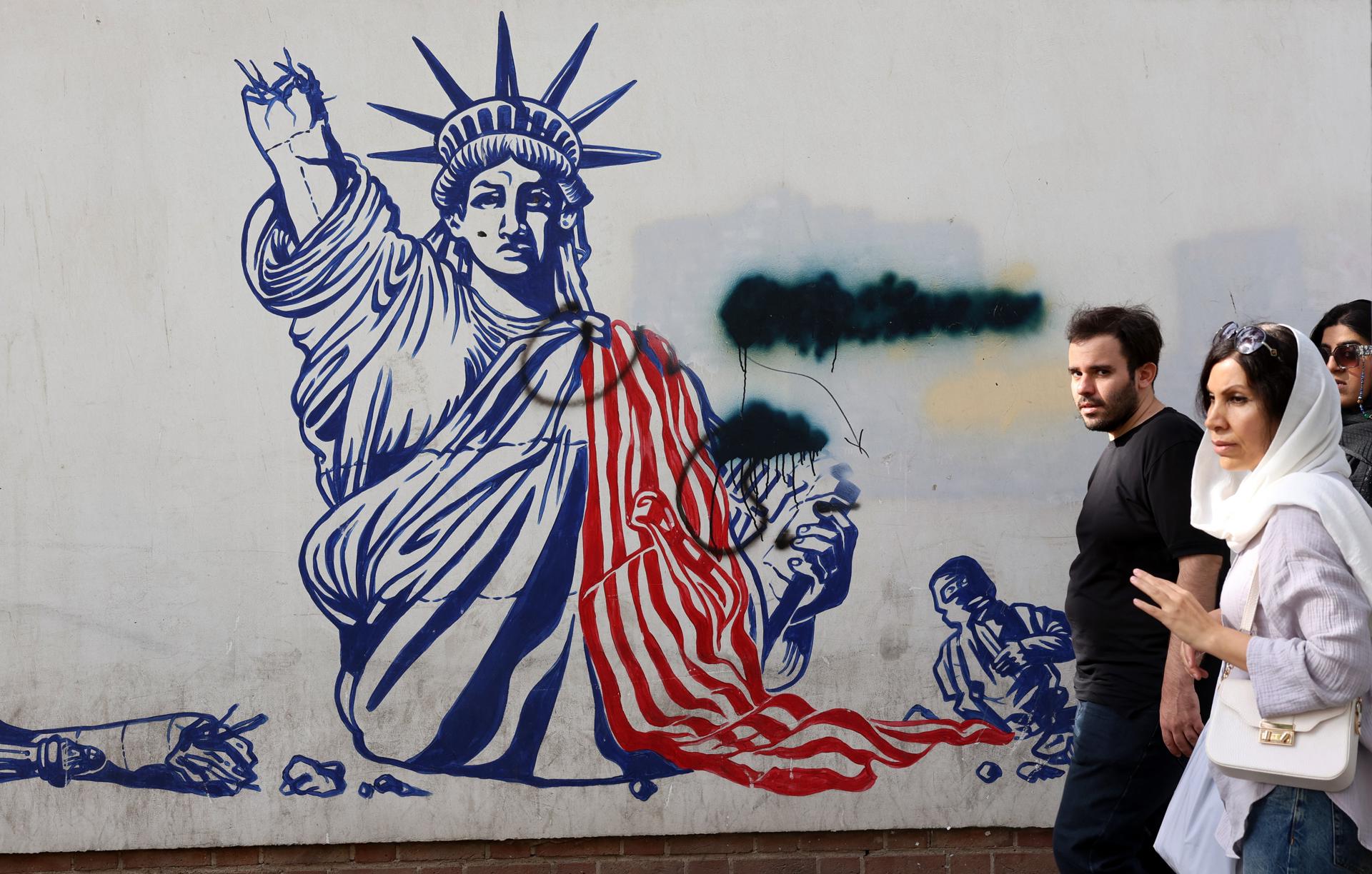 Imagen de un dia cualquiera en las calles de Teherán . EFE/EPA/ABEDIN TAHERKENAREH