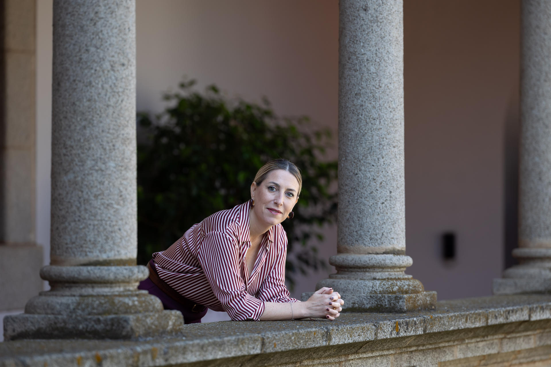 La presidenta de la Junta de Extremadura, María Guardiola, que cumple dos años al frente del Ejecutivo regional, considera que, tras la petición unánime de la sociedad extremeña para dar continuidad a la central nuclear de Almaraz, ahora es el turno de las empresas propietarias para que lo exijan al Gobierno. EFE/ Jero Morales