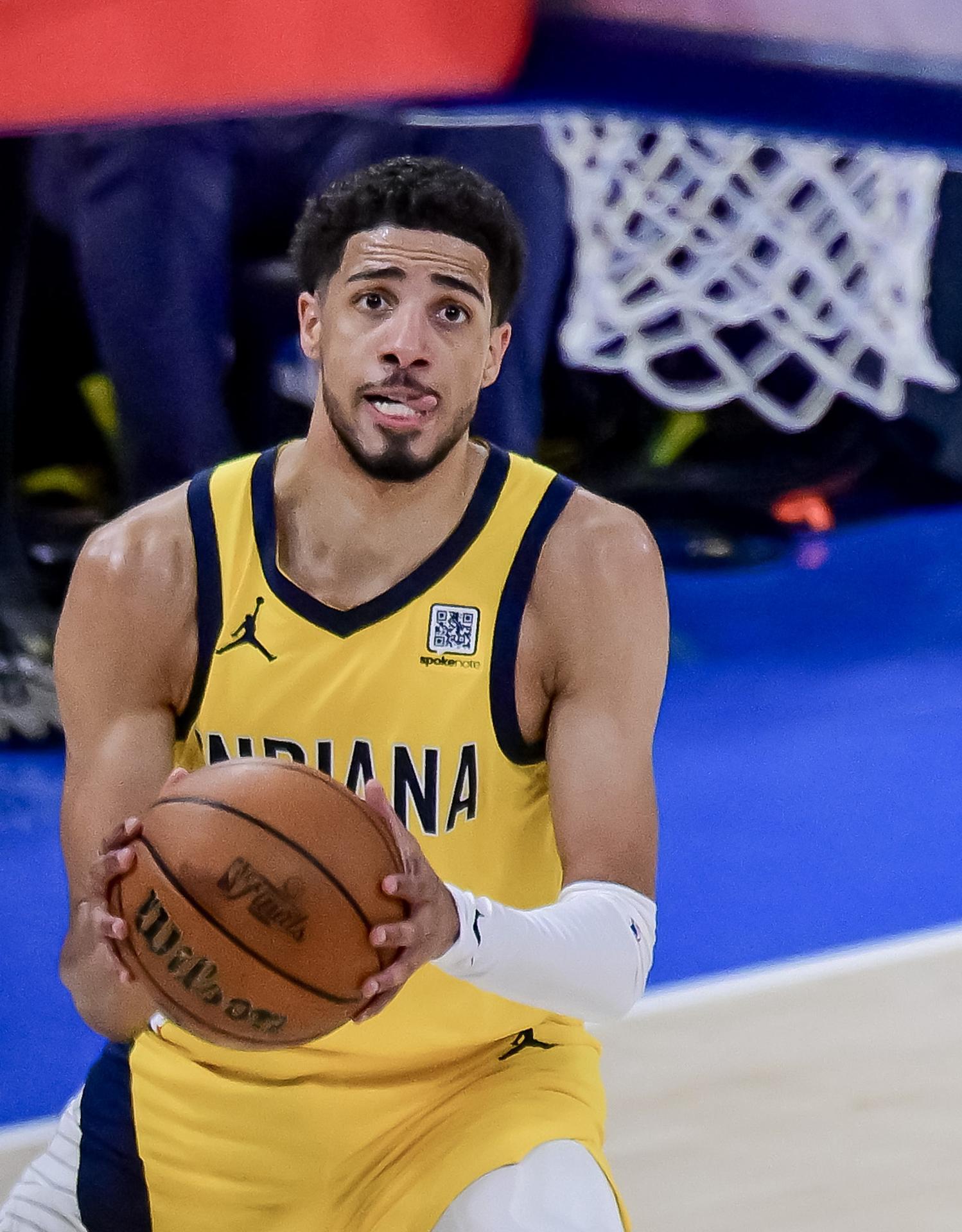 Tyrese Haliburton de los Indiana Pacers en acción ante los Oklahoma City Thunder. EFE/Manuela Soldi