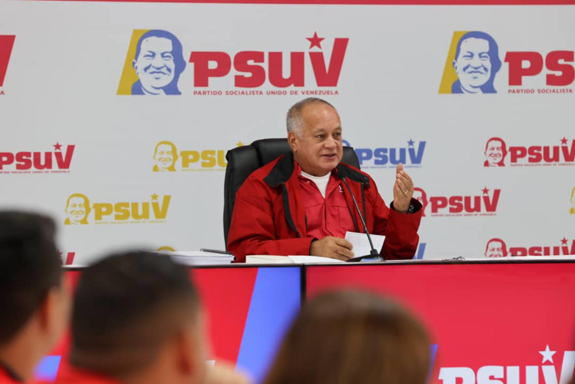 Fotografía cedida por Prensa del Ministerio de Interior, Justicia y Paz, del ministro de esa cartera, Diosdado Cabello, hablando una reunión del Partido Socialista Unido de Venezuela (PSUV), en Caracas (Venezuela).. EFE/ PRENSA MINISTERIO INTERIOR JUSTICIA Y PAZ/