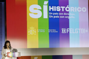 MADRID.- La ministra de Igualdad, Ana Redondo (2i) durante el acto conmemorativo del 20º aniversario de la ley que legalizó en España el matrimonio entre personas del mismo sexo celebrado el pasado lunes 23 de junio en el Museo del Traje en Madrid. EFE/ Sergio Perez