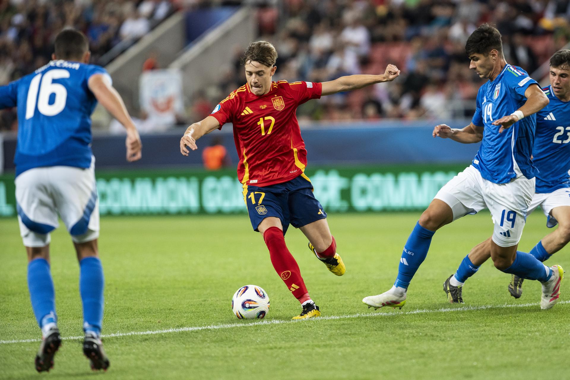 Jesus Rodriguez durante el último partido de la fase de grupos que han jugado España e Italia en Trnava, Eslovaquia. EFE/EPA/JOZEF JAKUBCO