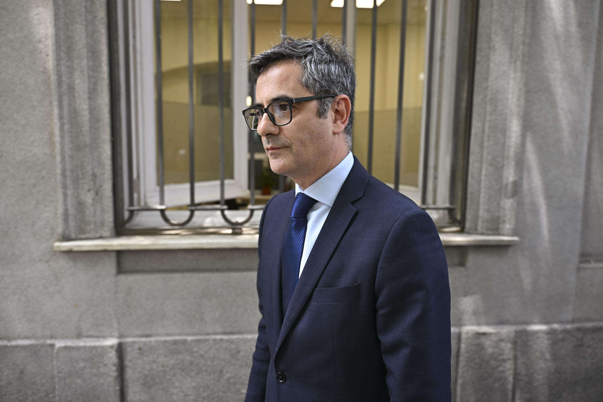 El ministro de la Presidencia y de Justicia, Félix Bolaños a su llegada al acto del Observatorio contra la Violencia Doméstica y de Género del Consejo General del Poder Judicial (CGPJ) que entrega sus reconocimientos anuales a personalidades destacadas en la lucha contra la violencia sobre las mujeres, este lunes en la sede del Consejo General del Poder Judicial. EFE/Fernando Villar
