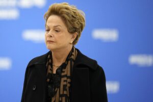 La expresidenta brasileña Dilma Rousseff, actual jefa del banco de fomento del foro BRICS, en una foto de archivo. EFE/EPA/ALEXANDER ZEMLIANICHENKO / POOL