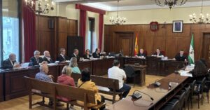Sala de la Audiencia de Sevilla donde se ha iniciado un nuevo juicio por una pieza separada de la macrocausa de los ERE. EFE/Carlos Rivera