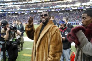 Sean "Diddy" Combs antes del inicio del Super Bowl LII en el US Bank Stadium de Minneapolis, Minnesota, en una fotografía de archivo. EFE/ERIK S. LESSER