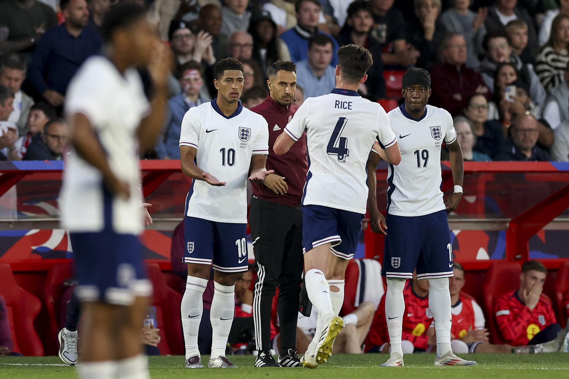 Jude Bellingham entra por Declan Rice durante el partido amistoso que han jugado Snegal e Inglaterra en Nottingham, Reino Unido. EFE/EPA/ADAM VAUGHAN