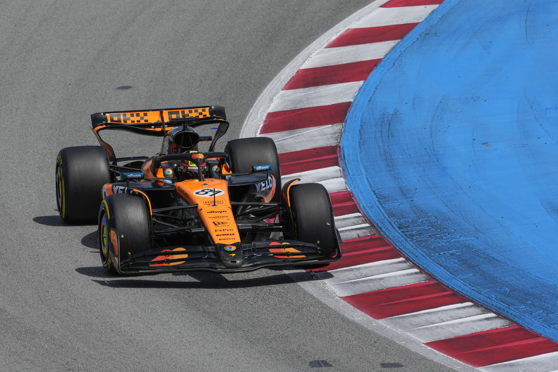 El piloto australiano del equipo McLaren Oscar Piastri, líder del Mundial, durante el Gran Premio de España de Fórmula Uno, hace dos domingos en el circuito de Barcelona-Cataluña, en Montmeló (Barcelona).- EFE/Alejandro García