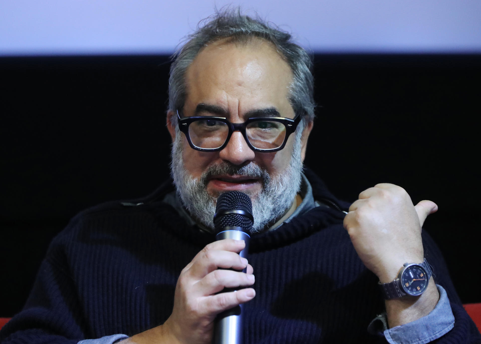 El director de arte y miembro del jurado de Caleidoscopio Eugenio Caballero habla durante a una conferencia de prensa este martes, en Ciudad de México (México). EFE/ Mario Guzmán
