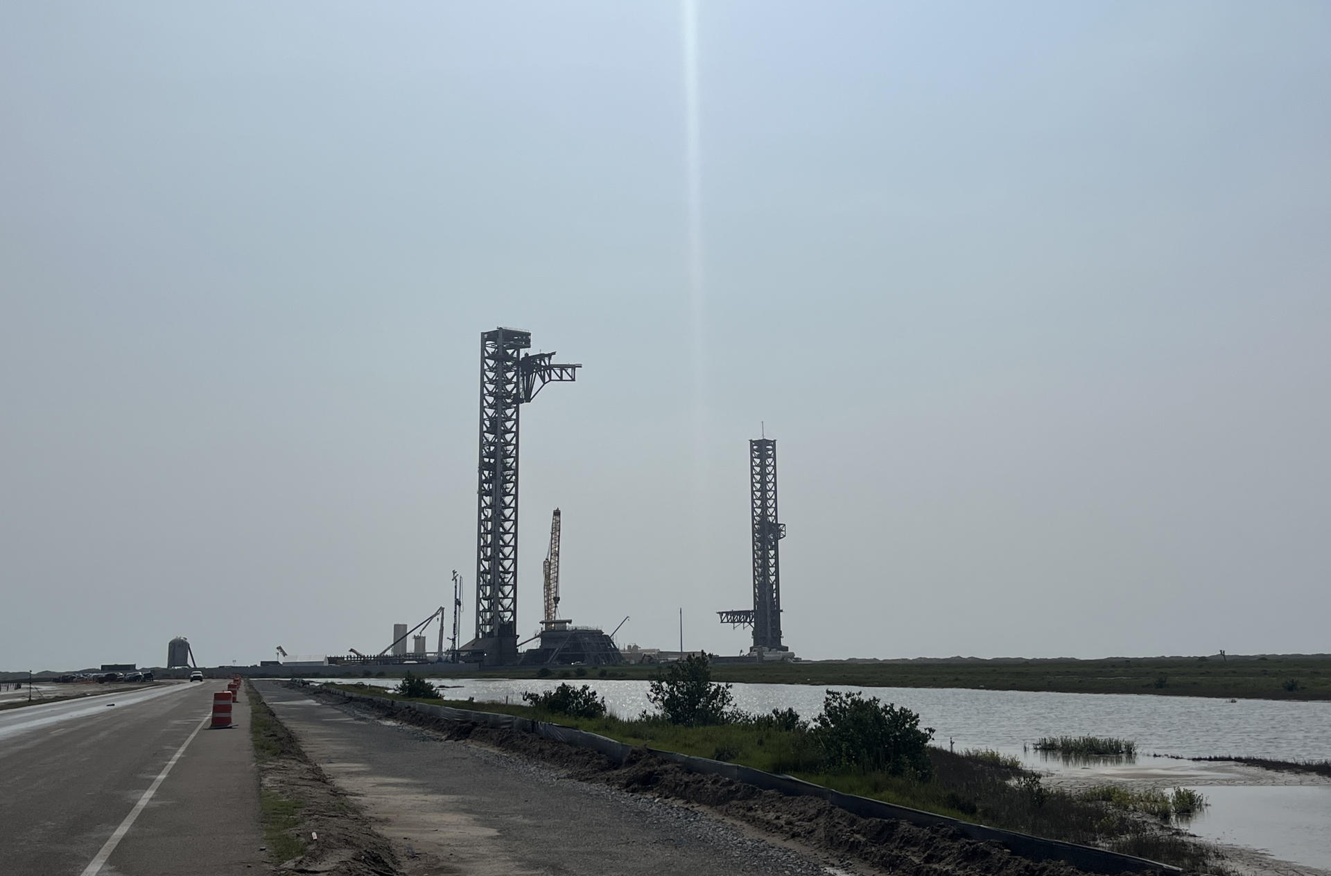Fotografía de archivo de la plataforma de lanzamiento de cohetes de la empresa aeroespecial SpaceX en la ciudad de Starbase a las afueras de Brownsville, en el sur de Texas (EE.UU.). EFE/Alejandra Arredondo