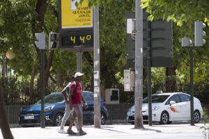 Termómetro de la Avenida Plano de San Francisco de Murcia en una imagen de archivo. EFE/Marcial Guillén