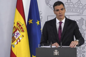 Captura de video de la declaración institucional del presidente del Gobierno, Pedro Sánchez, este domingo en el Complejo de La Moncloa, en la que ha dicho que el acuerdo al que ha llegado con la OTAN para no gastar un 5 % del PIB en defensa permite a España cumplir los compromisos con la Alianza sin necesidad de incrementar su inversión en ese ámbito. EFE/Moncloa -SOLO USO EDITORIAL/SOLO DISPONIBLE PARA ILUSTRAR LA NOTICIA QUE ACOMPAÑA (CRÉDITO OBLIGATORIO)-
