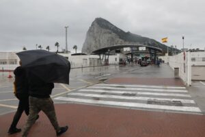 La verja de Gibraltar en una imagen de archivo. EFE/A.Carrasco Ragel.