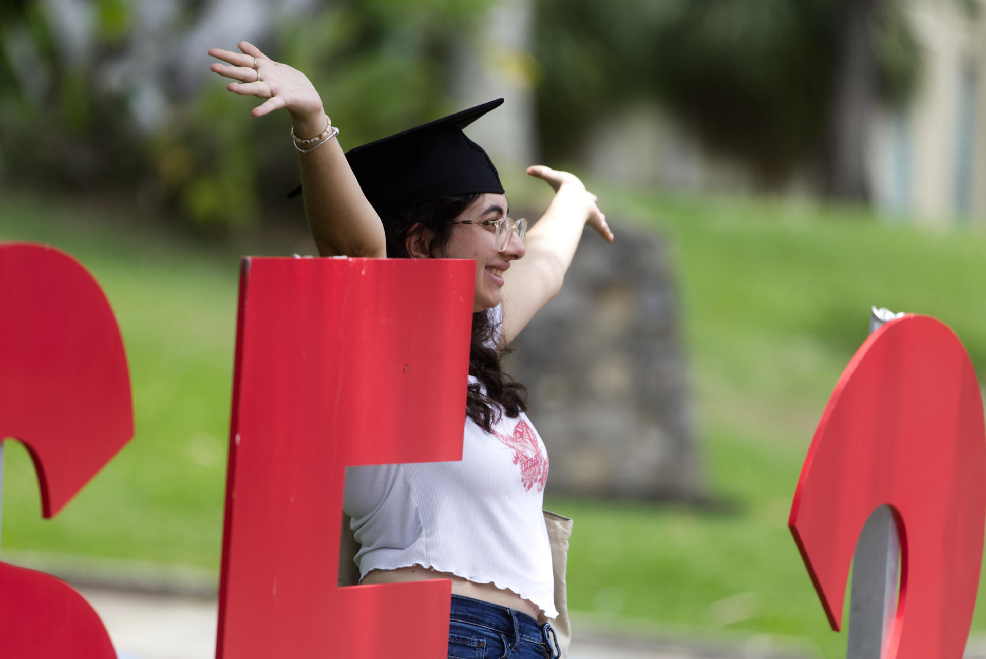 Una estudiante reacciona en Río Piedras (Puerto Rico). EFE/ Thais Llorca