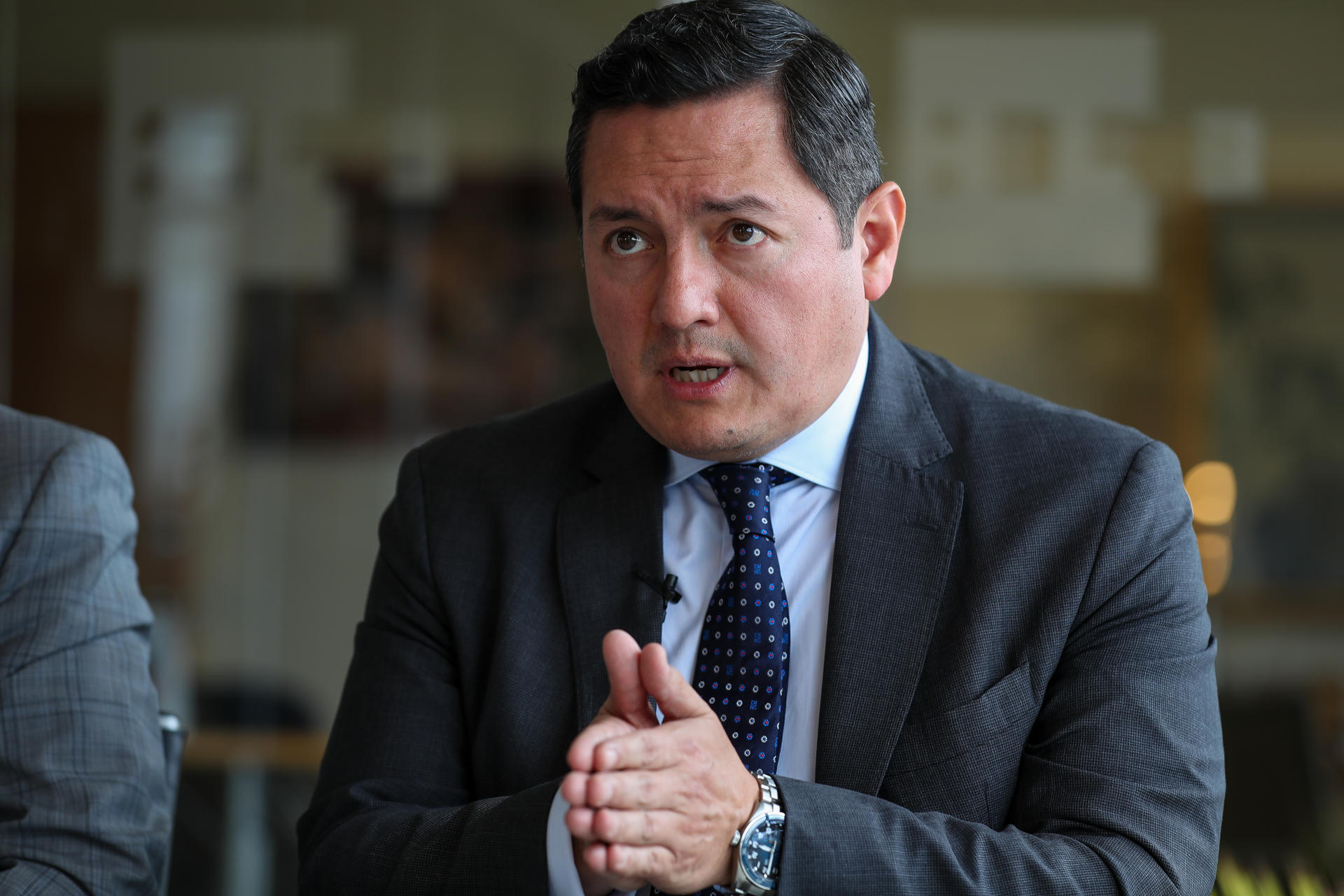 El gerente general de la empresa Furukawa, Adrián Herrera, habla durante una entrevista con EFE en Quito (Ecuador), en una fotografía de archivo. EFE/ José Jácome
