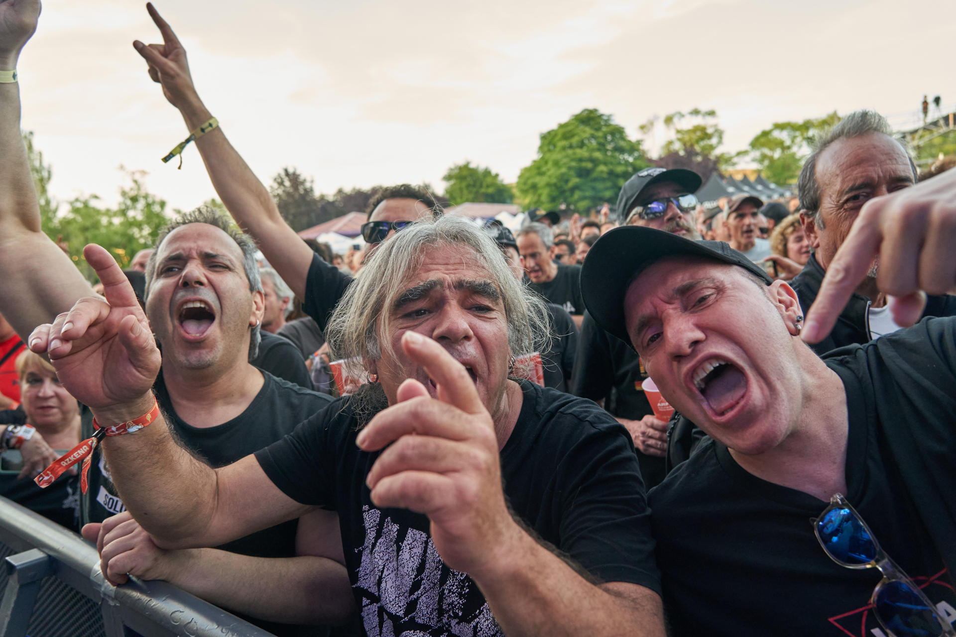 Imagen de archivo de asistentes a un concierto del Azkena Rock Festival, en Vitoria. EFE/ L. Rico/Archivo