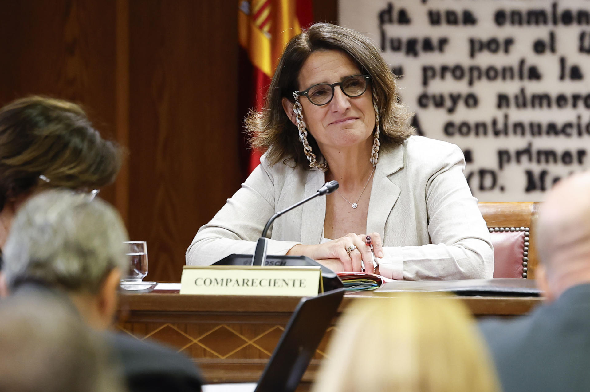 La vicepresidenta de la Comisión Europea y exvicepresidenta del Gobierno, Teresa Ribera, durante su comparecencia en la comisión del caso Koldo, este lunes en el Senado. EFE/Chema Moya