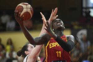 Foto de archivo de la internacional española Awa Fam, que se prepara para participar en su primer Eurobasket. EFE/Miquel A. Borràs/Archivo