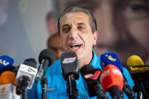 Fotografía de archivo del exdiputado Biagio Pilieri, en Caracas (Venezuela). EFE/ Ronald Peña