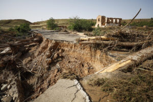 Vista de un puente destrozado en Belchite, Aragón, tras las recientes inundaciones que han afectado a la zona de la comarca de Belchite. EFE/ Javier Cebollada