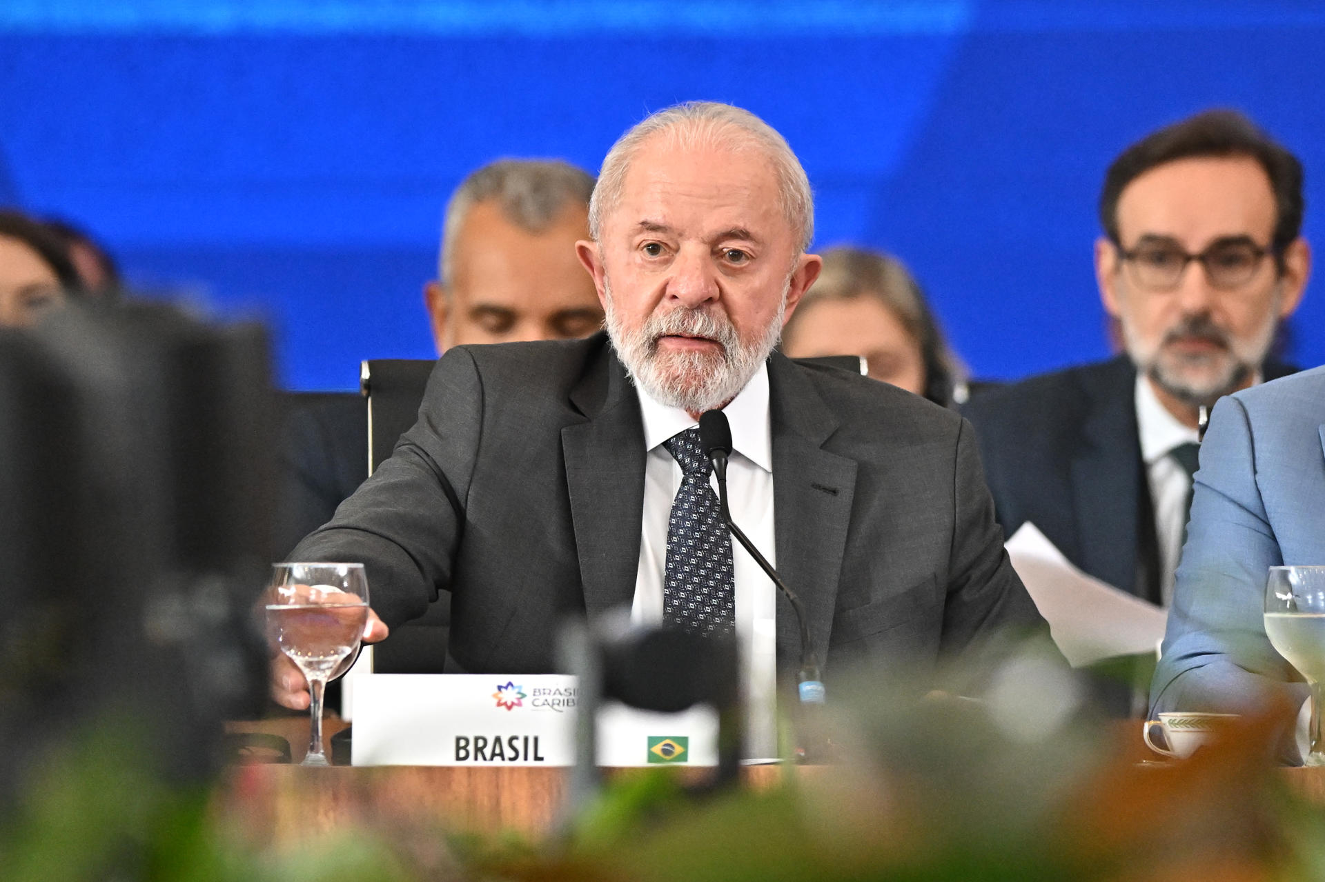 El presidente brasileño, Luiz Inácio Lula da Silva, participa en la Cumbre Brasil-Caribe, el viernes 13 de junio de 2025, en Brasilia (Brasil). EFE/Andre Borges