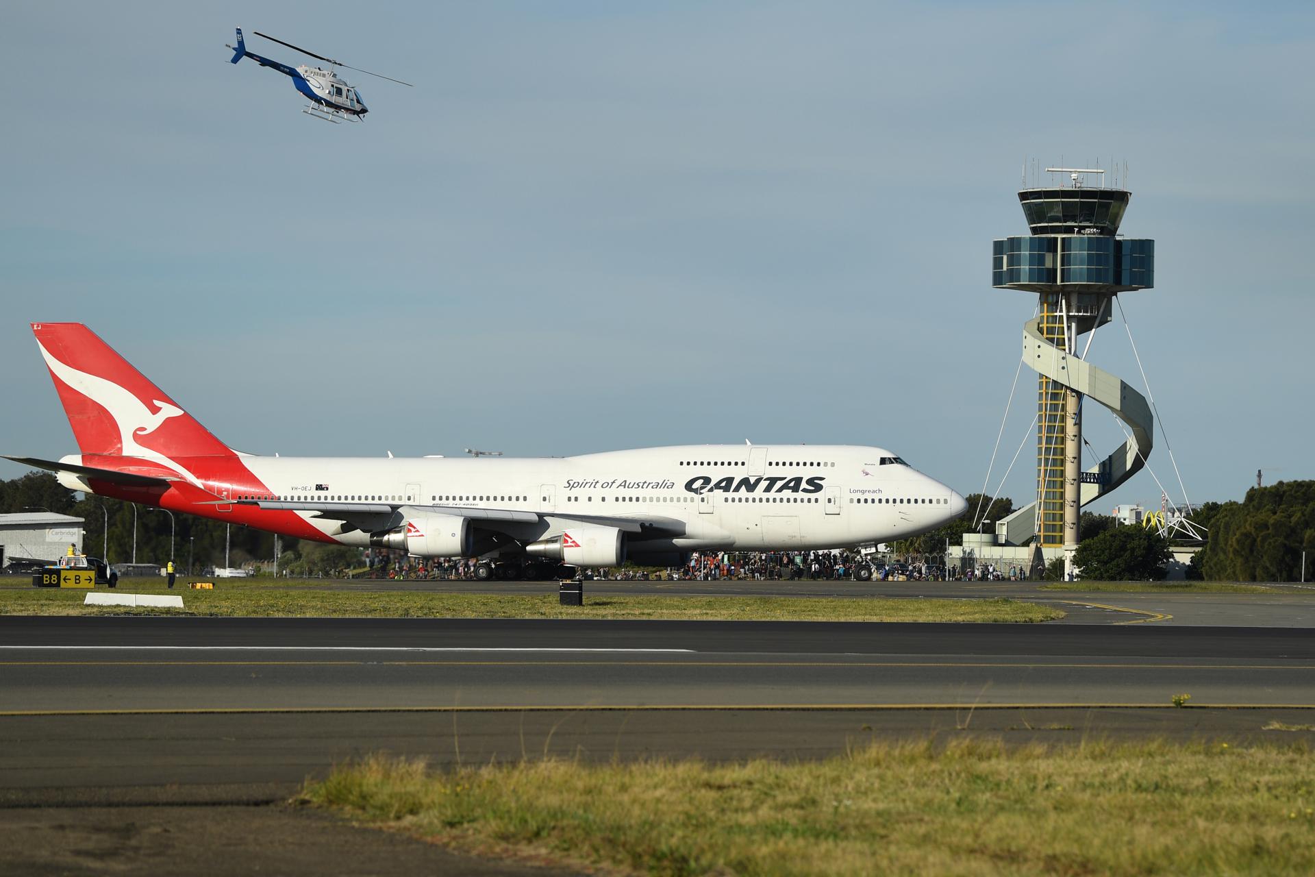 Fotografía de archivo, tomada el 22/07/2020, que muestra un avión comercial de la aerolínea australiana Qantas en Sídney EFE/EPA/JOEL CARRETT AUSTRALIA AND NEW ZEALAND OUT[AUSTRALIA AND NEW ZEALAND OUT]