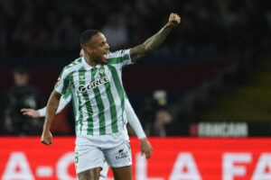 El defensa brasileño Natan firmó contrato con el Betis hasta 2030. EFE / Alejandro García