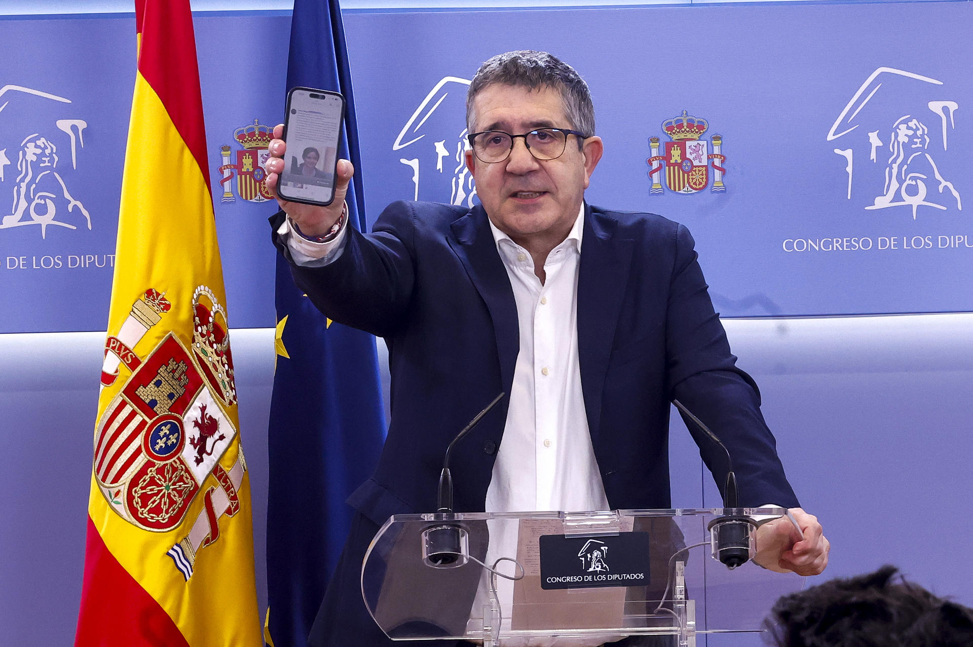 El portavoz parlamentario del PSOE, Patxi López durante la rueda de prensa ofrecida en el marco de las reuniones de la Mesa y la Junta de Portavoces, este martes en el Congreso. EFE/Chema Moya