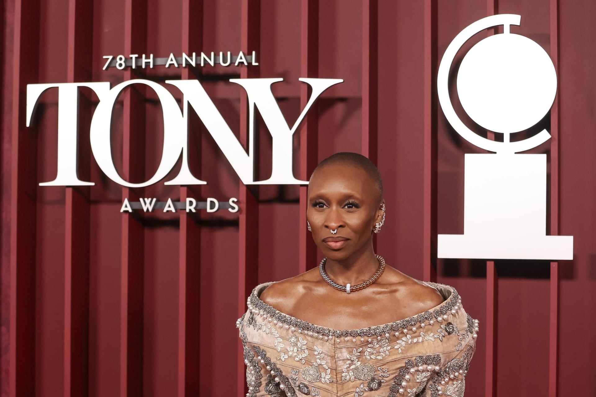 Cynthia Erivo posa en la alfombra roja durante la 78ª edición anual de los Premios Tony en el Radio City Music Hall de Nueva York, Nueva York, EE. UU., el 8 de junio de 2025. EFE/SARAH YENESEL