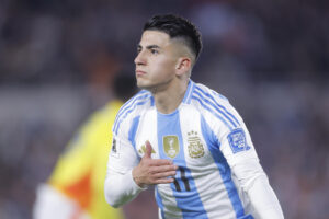 Thiago Almada anotó el gol del empate 1-1 de Argentina ante Colombia en Buenos Aires. EFE/ Juan Ignacio Roncoroni
