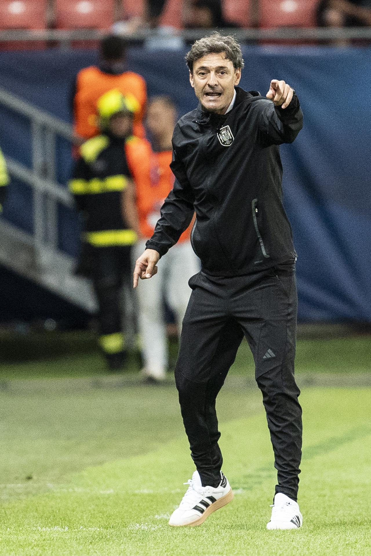 Fotografía de Jozef Jakubco, en la que puede verse en una imagen de archivo del 17 de junio de 2025 al seleccionador de España sub-21 de fútbol. EFE
